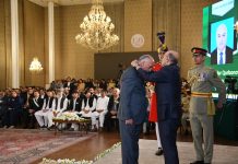 ПРЕПОДАВАТЕЛЮ ТНУ ВРУЧИЛИ НАГРАДУ СИТАРА-И-КУАЙД-И-АЗАМ